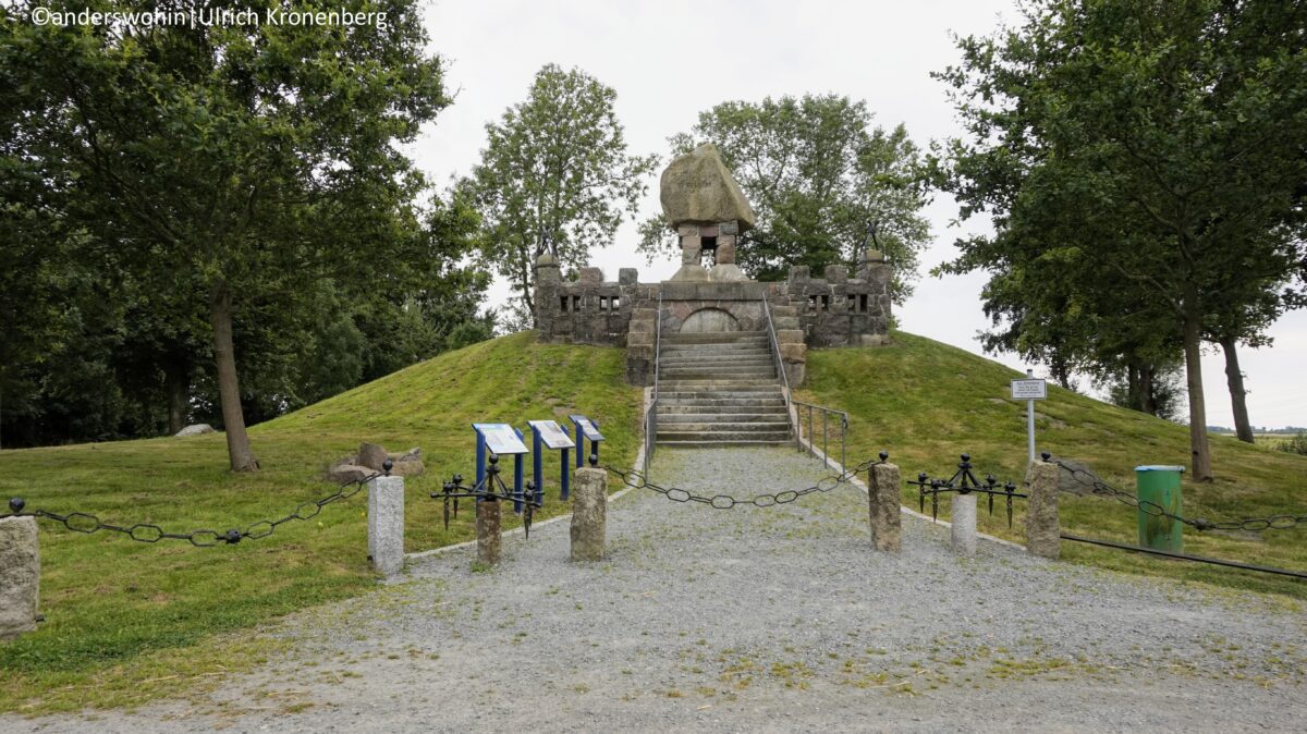 Die Dusenddüwelswarf bei Heide